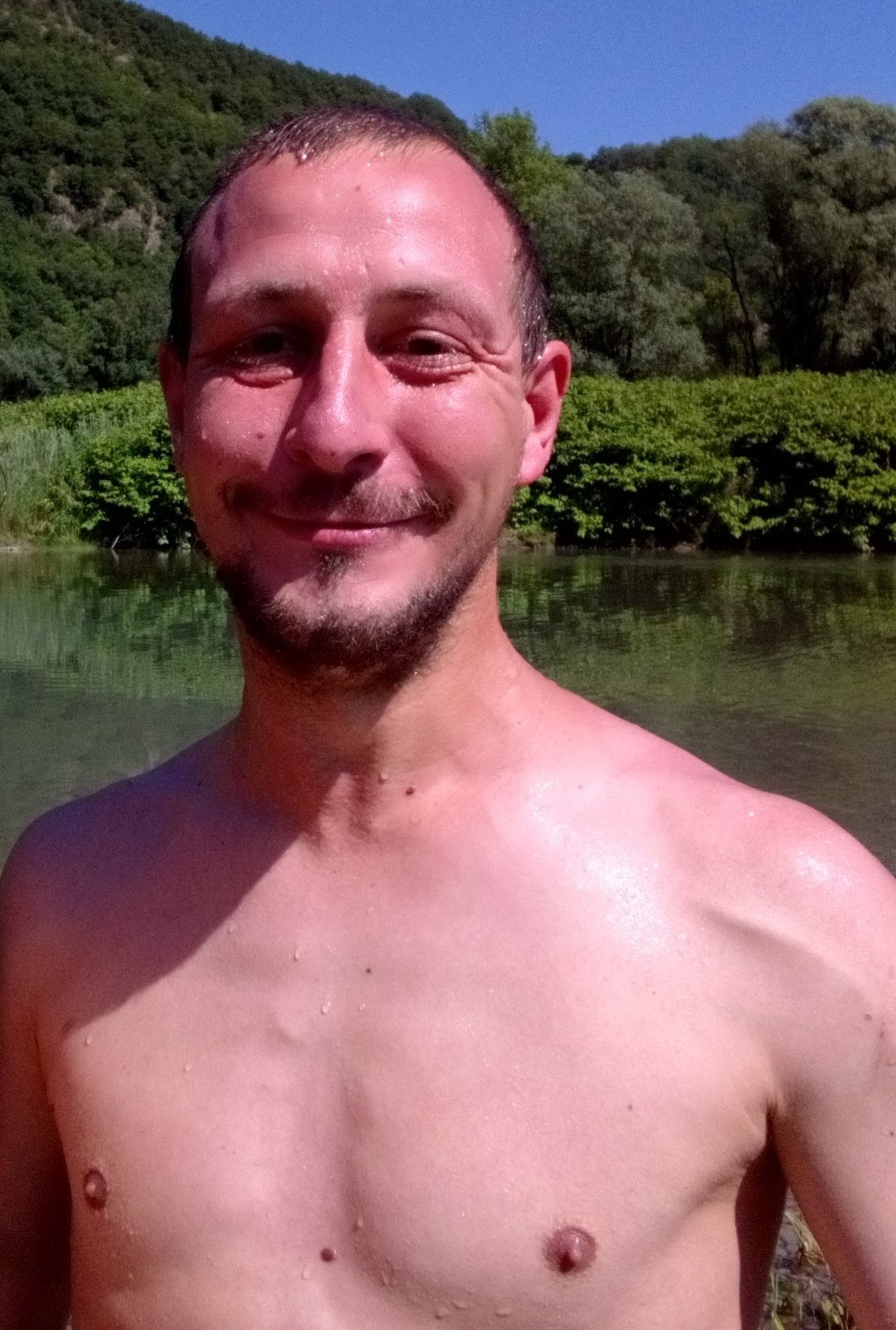 Profilo di Ladi, 40 anni, incontri a Proceno