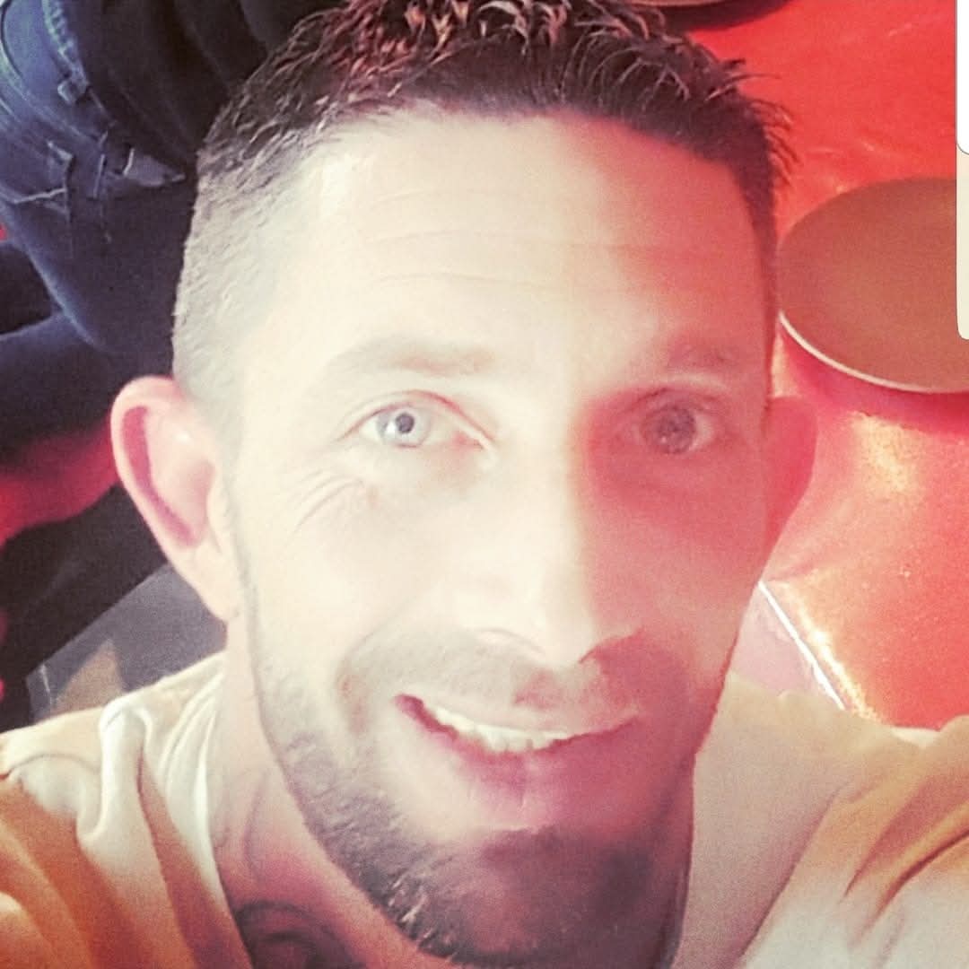 Profilo di Jones, 41 anni, incontri a Campodimele