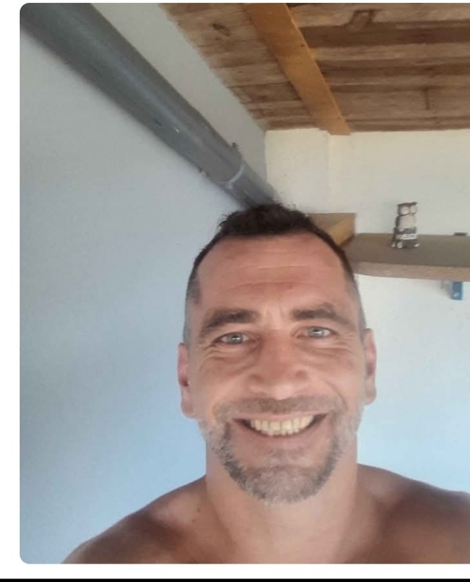 Profilo di Ellyes, 45 anni, incontri a Paganico Sabino