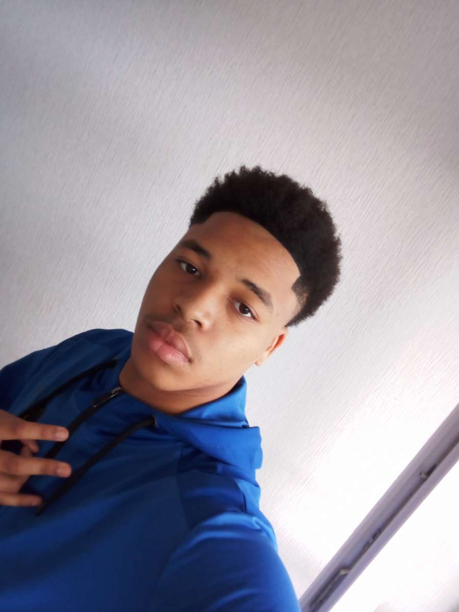 Profilo di Yvrin, 22 anni, incontri a Borgorose