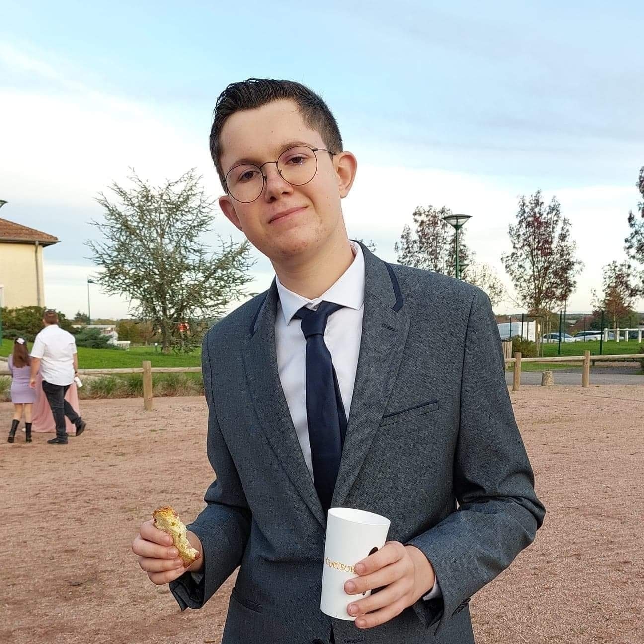 Profilo di Tran, 21 anni, incontri a Marino