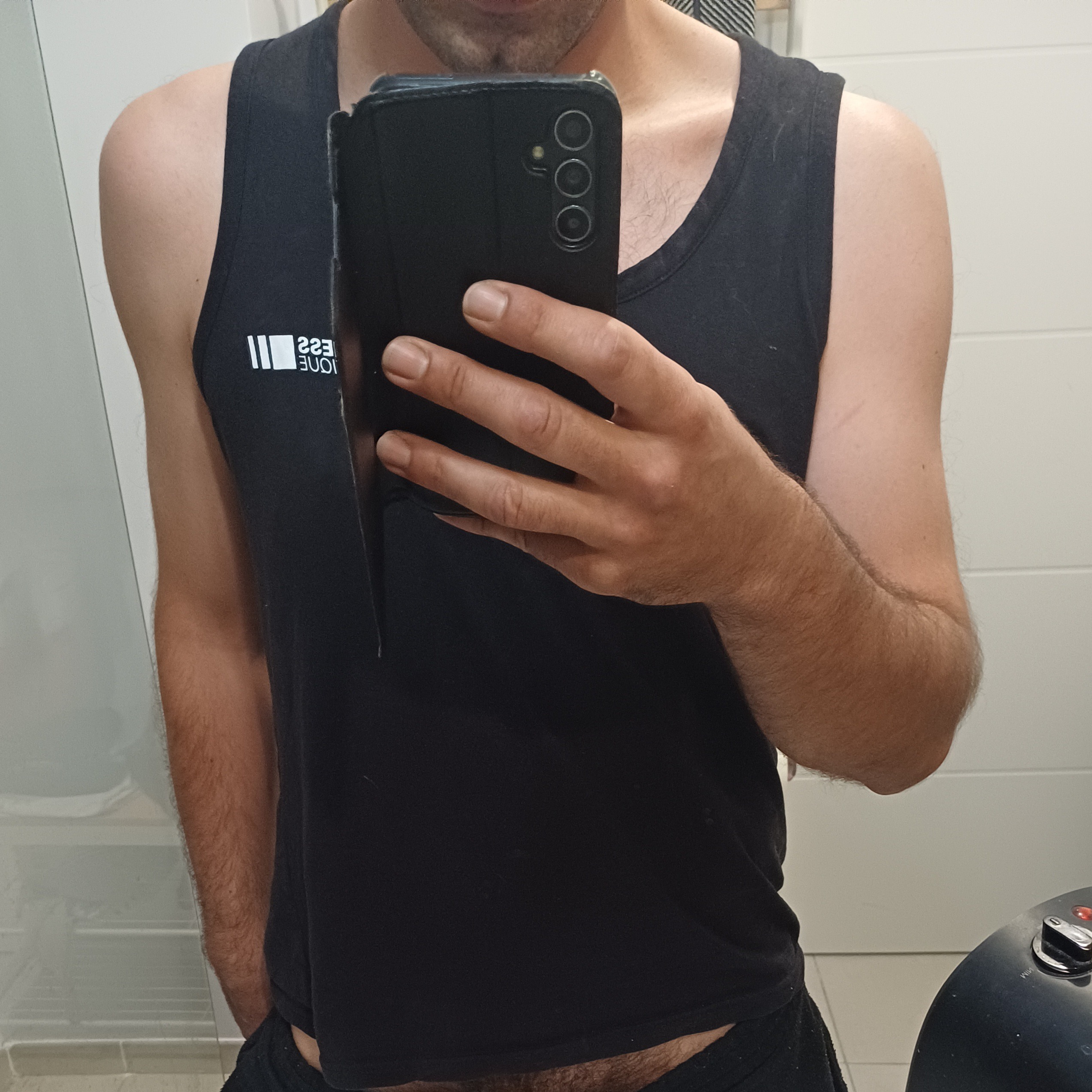 Profilo di Yves-eric, 35 anni, incontri a Monteflavio