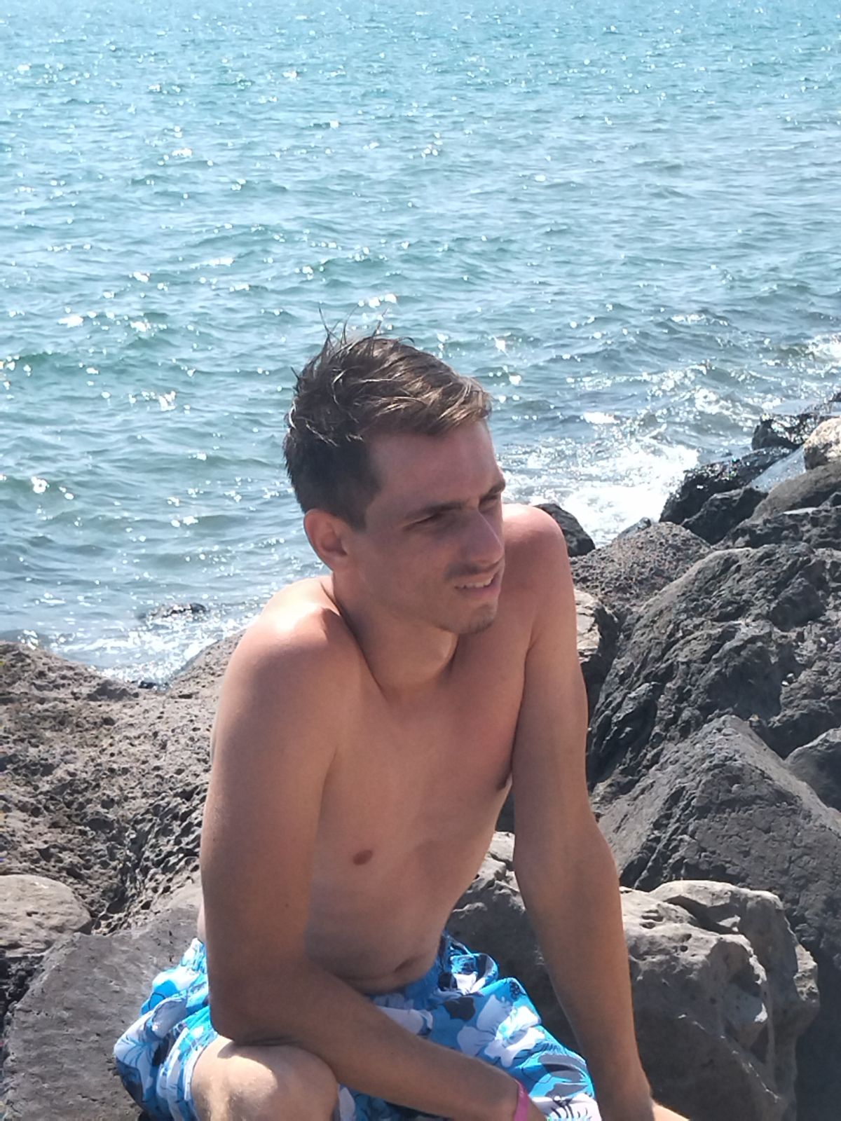 Profilo di Aimen, 20 anni, incontri a Arlena di Castro