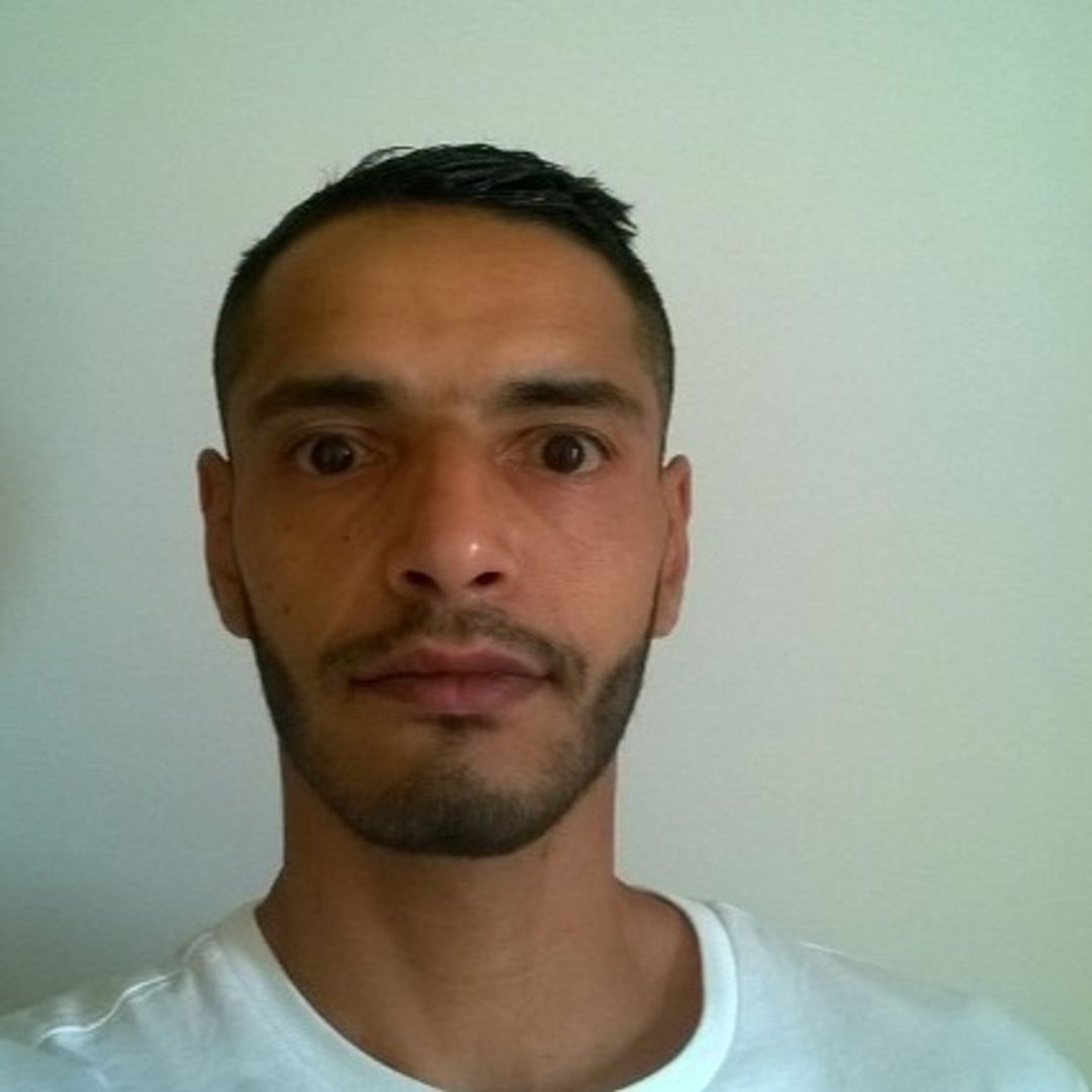 Profilo di Semir, 37 anni, incontri a Vallepietra