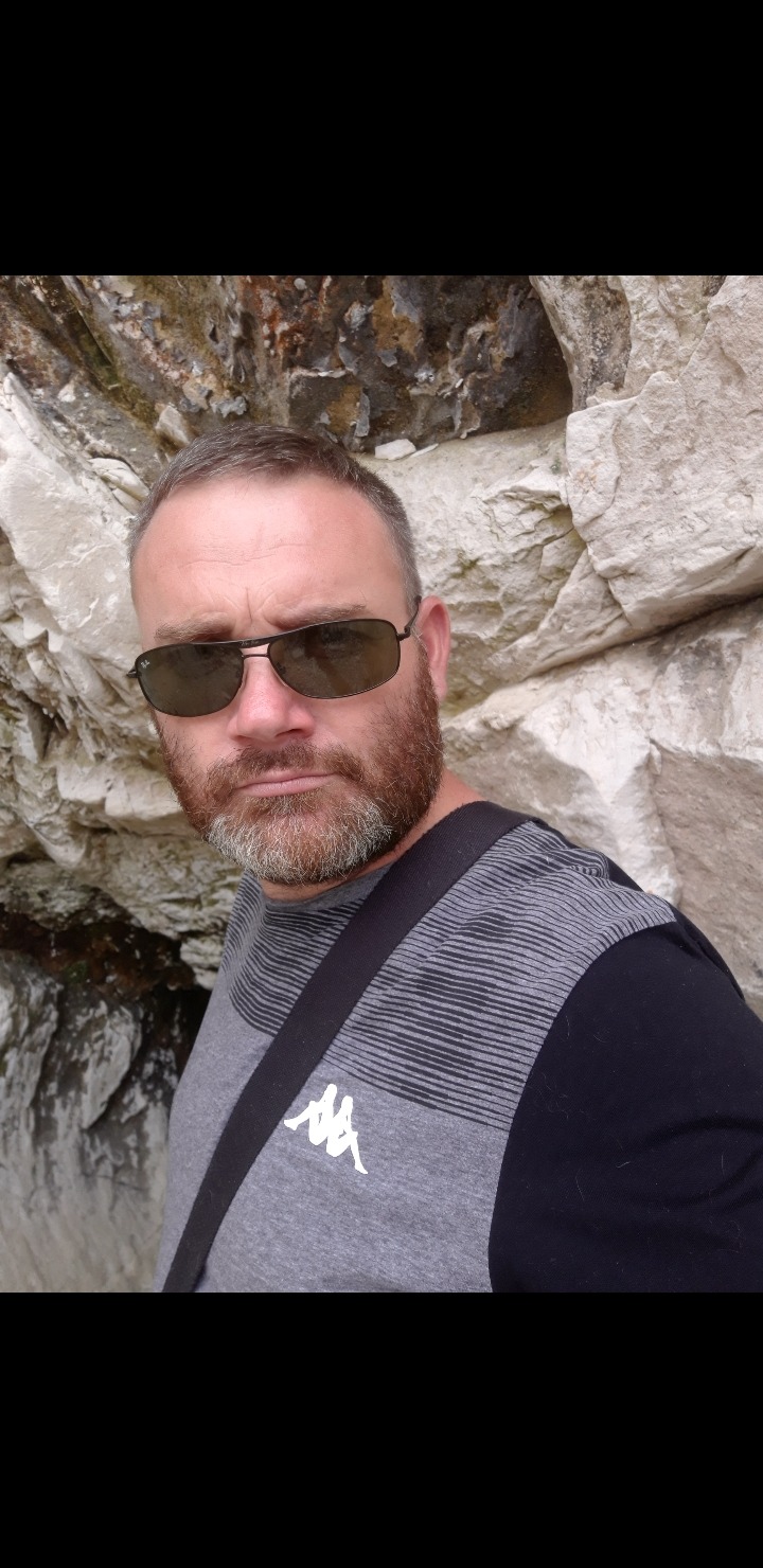 Profilo di Sethi, 48 anni, incontri a Gavignano