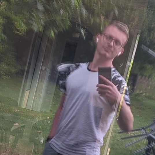 Profilo di Huy, 25 anni, incontri a Riofreddo