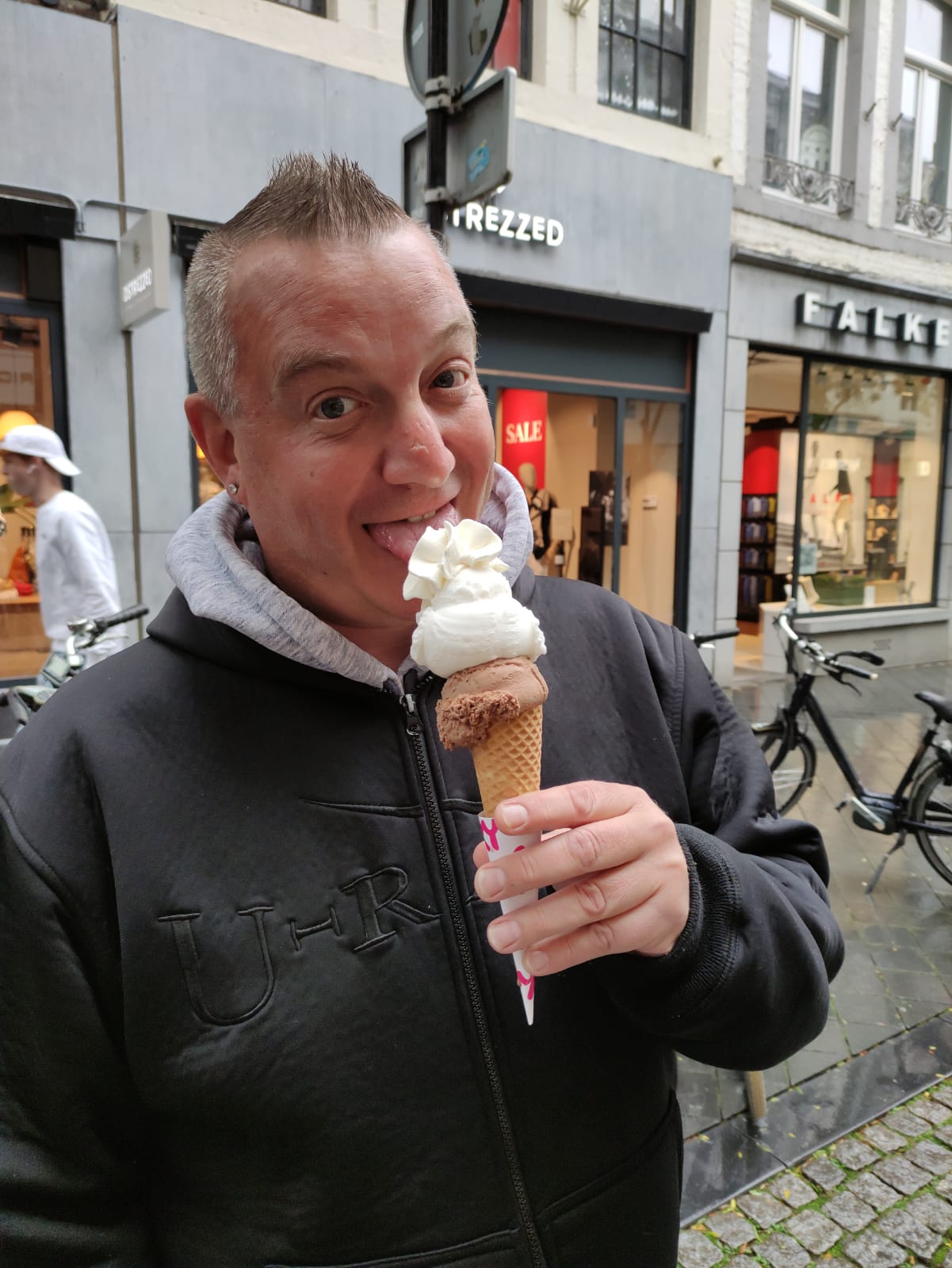 Profilo di Hendryck, 49 anni, incontri a Sant'Oreste