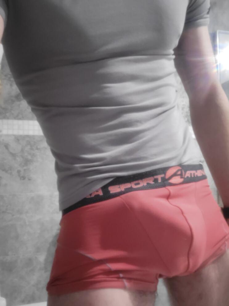Profilo di Zindine, 40 anni, incontri a Sora